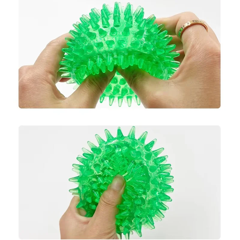 TPR Squeaky Spiked Dog Ball Ch - đánh giá và giá Spike Ball Game